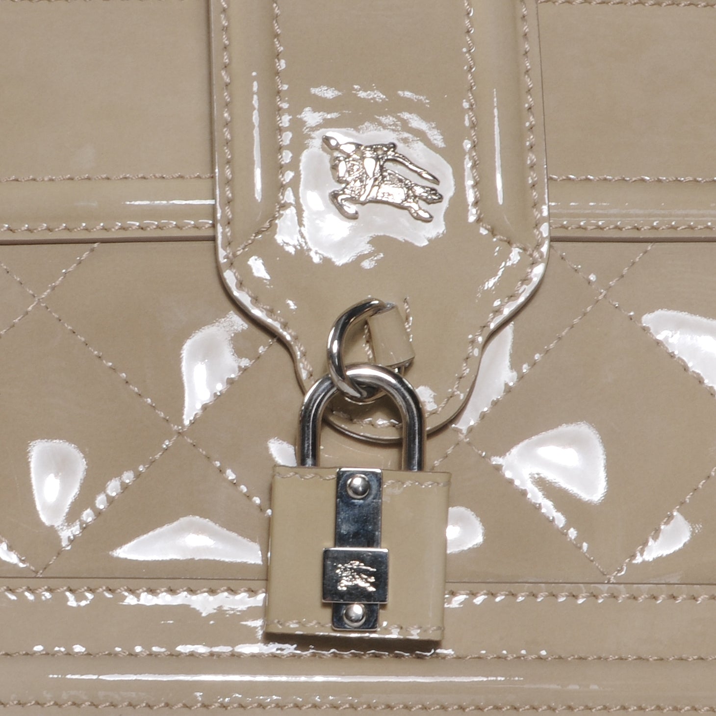 Burberry Patent Quilted Large Manor Beige 6 of 10