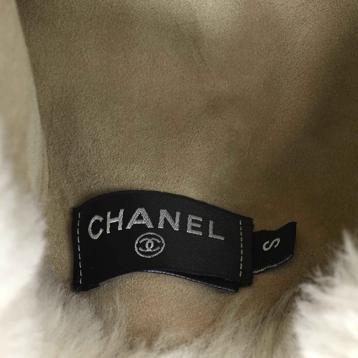 Chanel Shearling CC Trapper Hat S White 5 of 5