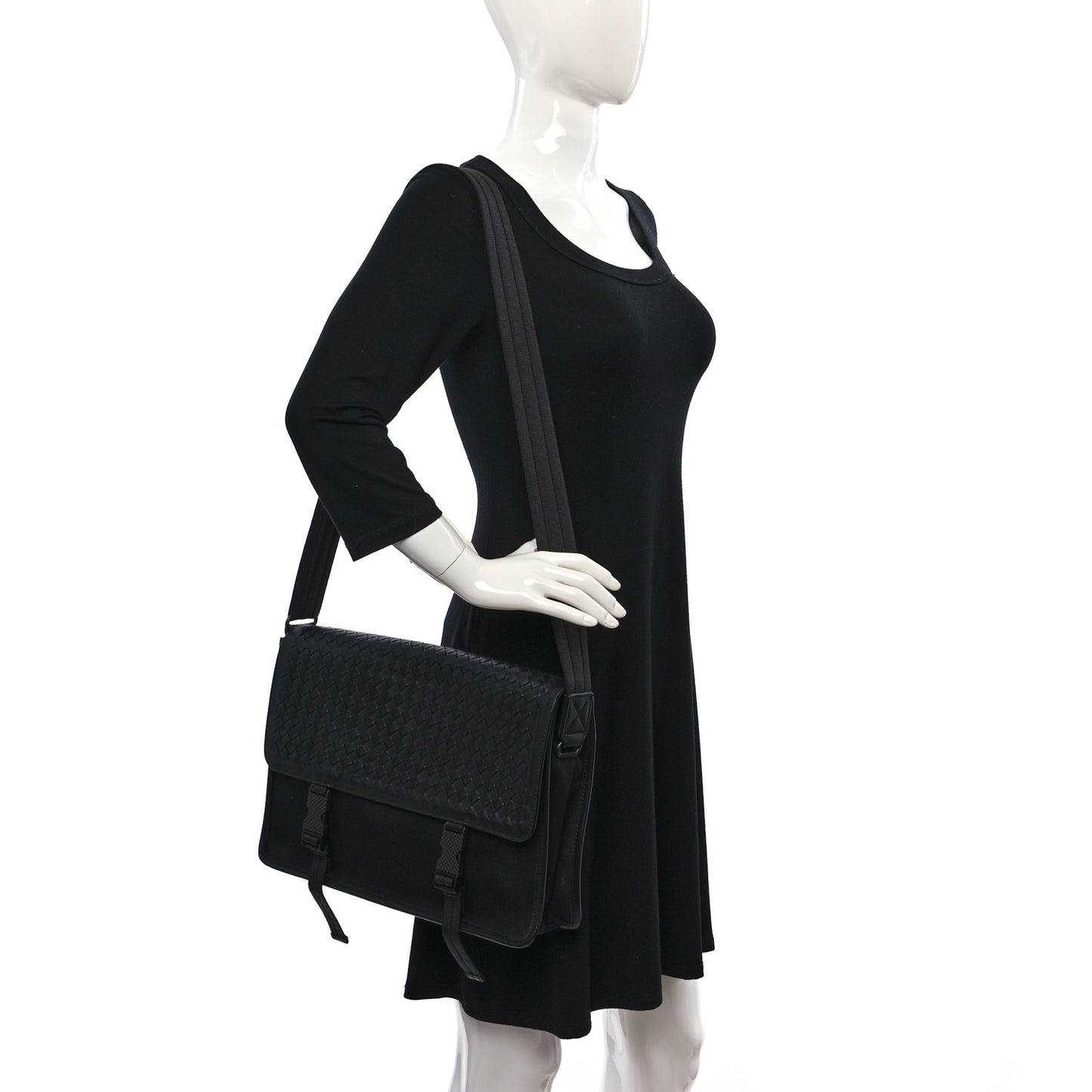 Canvas Calfskin Intrecciato Messenger Black