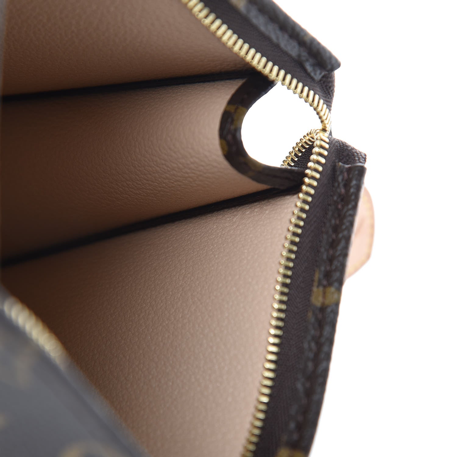 Louis Vuitton Monogram Toiletry Pouch 19 6 of 8