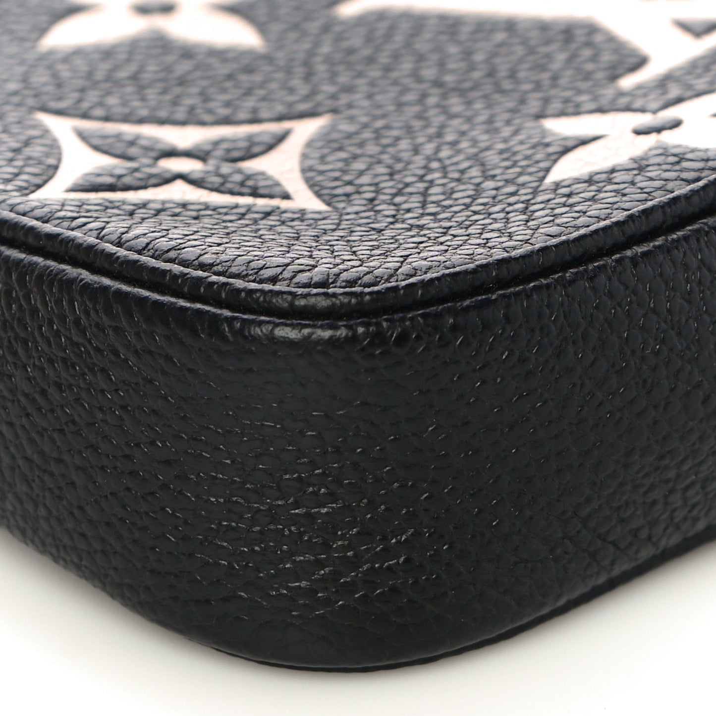 Empreinte Monogram Giant Mini Pochette Accessories Black