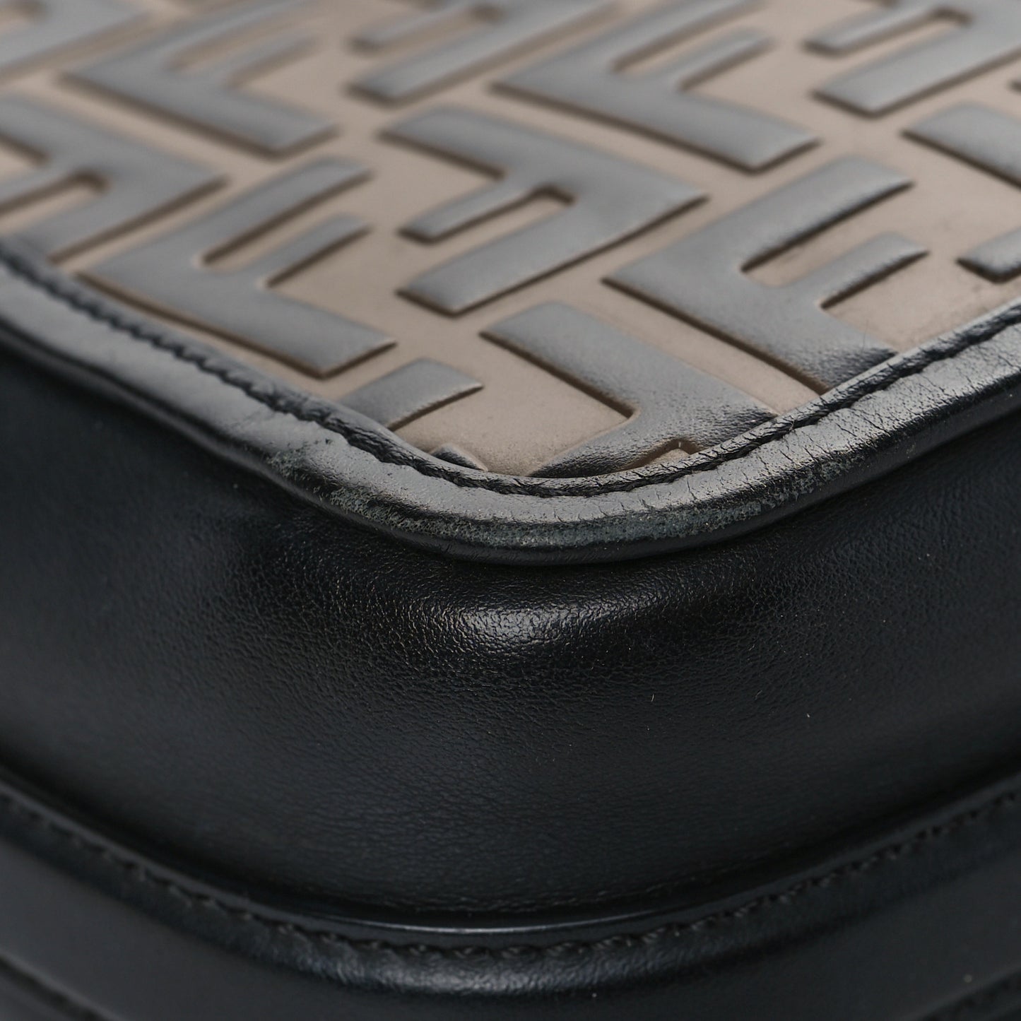 Vitello Century F is Fendi Bi-Color FF 1974 Embossed Camera Case Maya Black