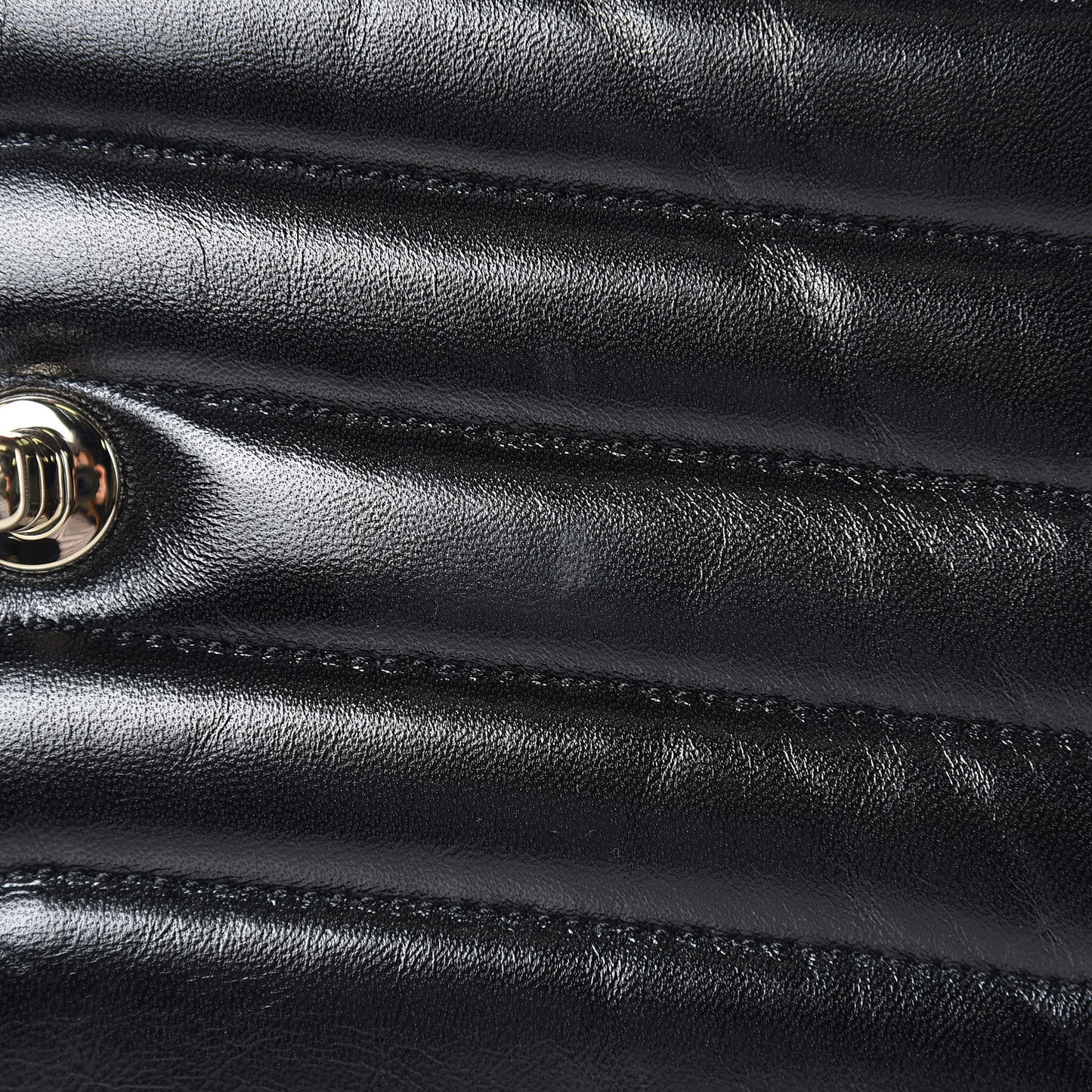 Shiny Lambskin Chevron Quilted Miroir Black