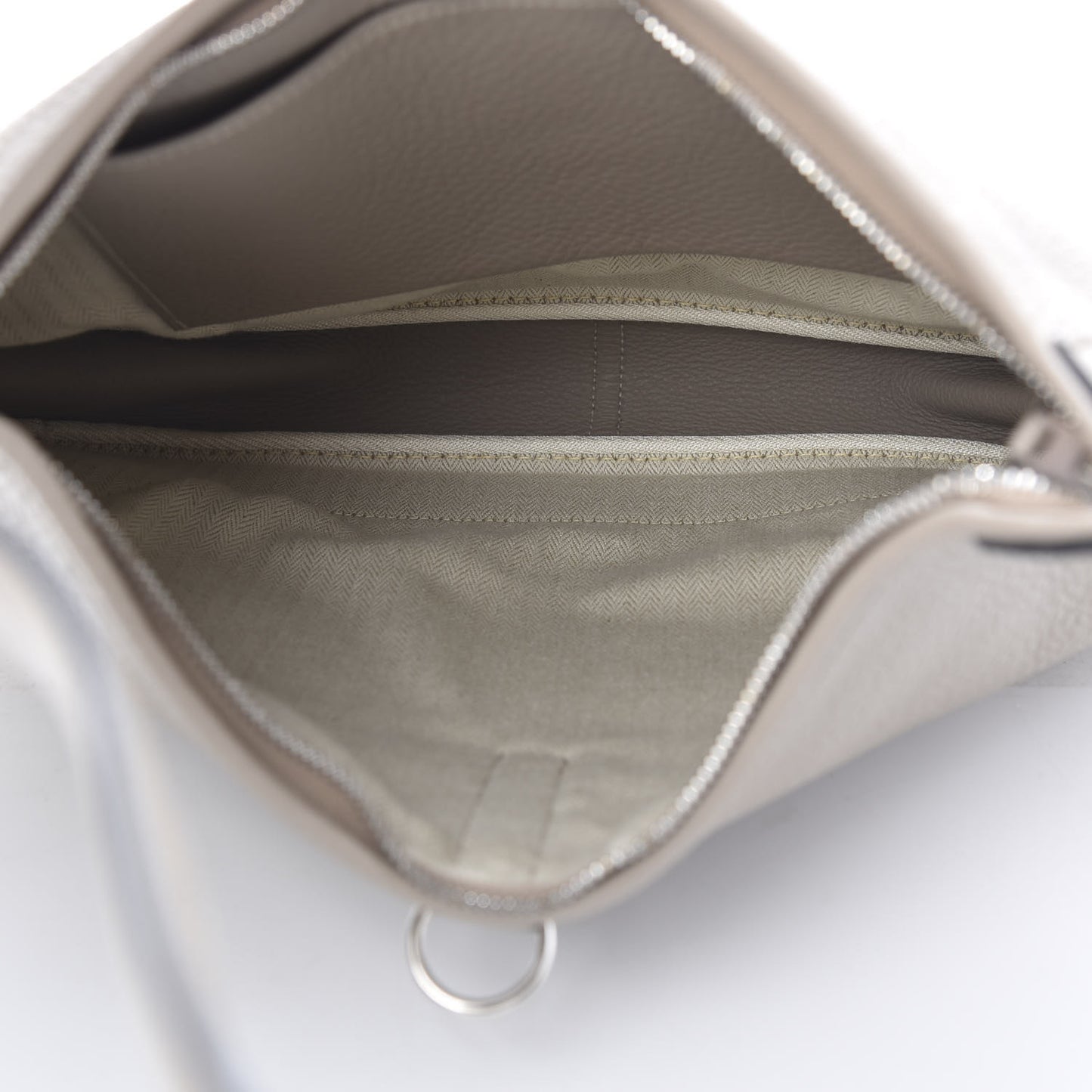 Taurillon Clemence Trim II 35 Shoulder Bag Gris Tourterelle