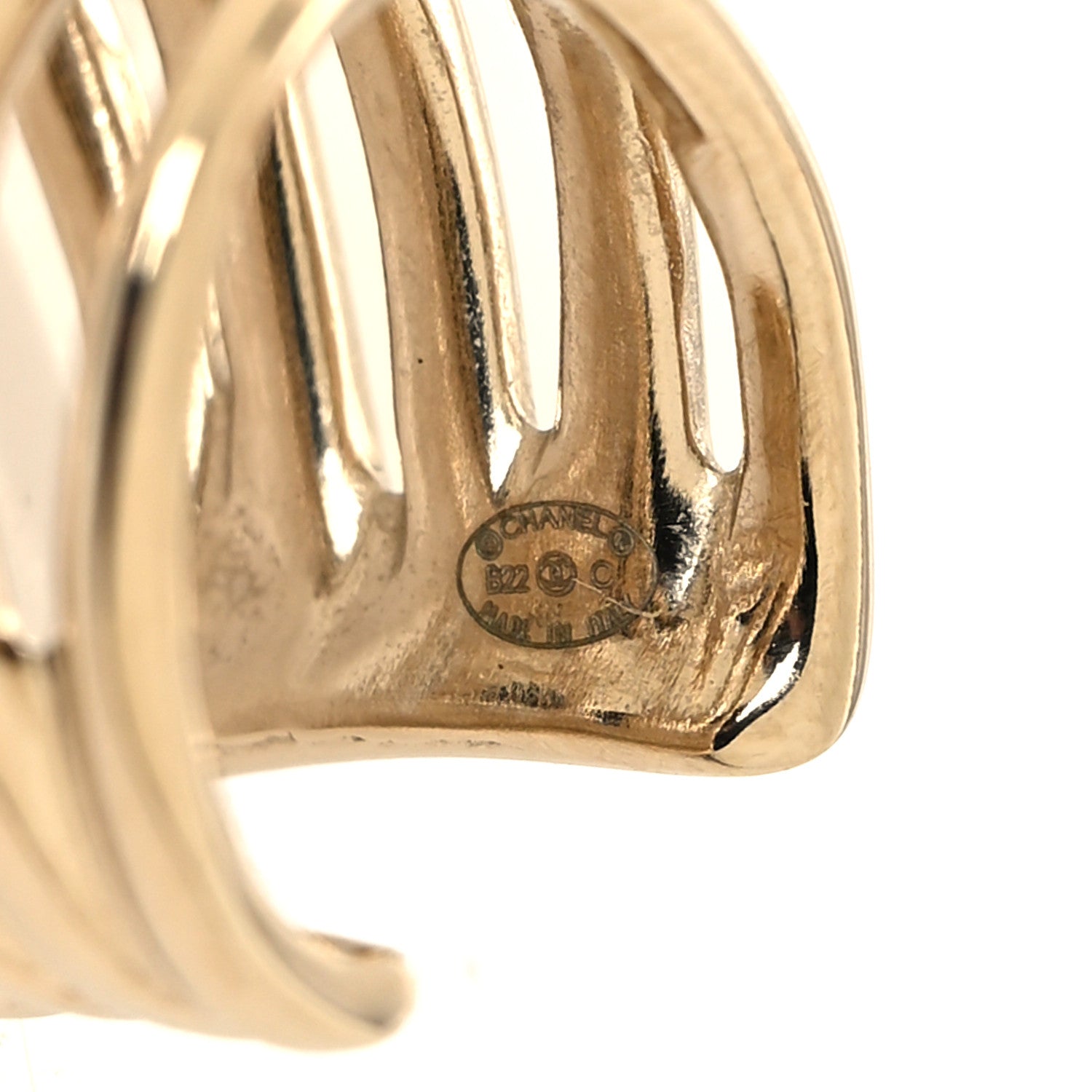 Chanel Metal Pearl CC Single Jewel Ear Cuff Gold 3 of 4