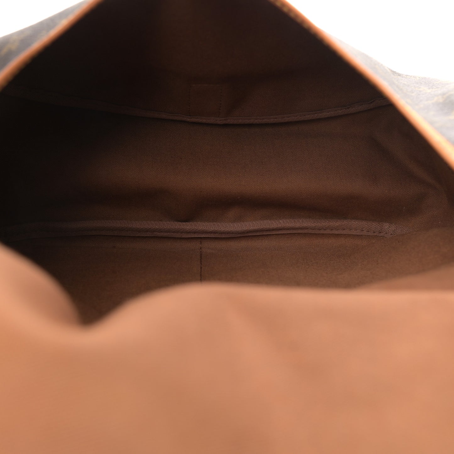Monogram Saumur 35