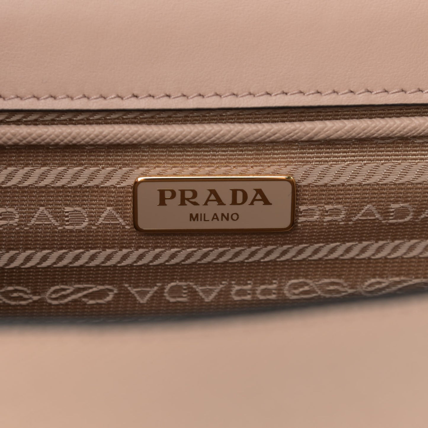 Saffiano Soft Calfskin Chain Crossbody Bag Cipria