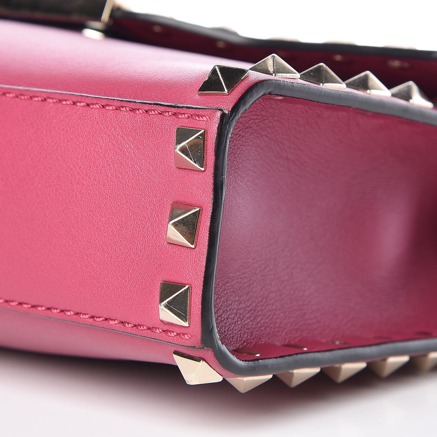 Vitello Medium Rockstud Flip Lock Crossbody Bag Fuchsia