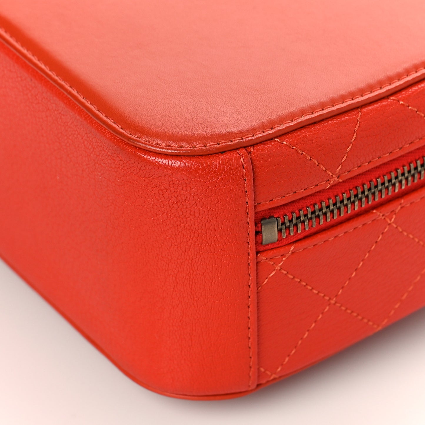 Shiny Calfskin Goatskin Quilted Small Coco Curve Vanity Red