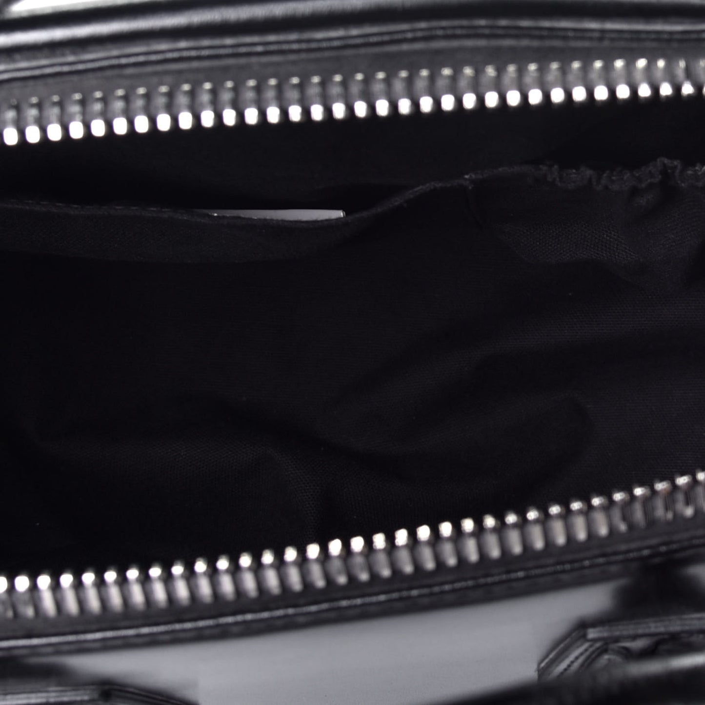 Shiny Lord Calfskin Medium Antigona Black
