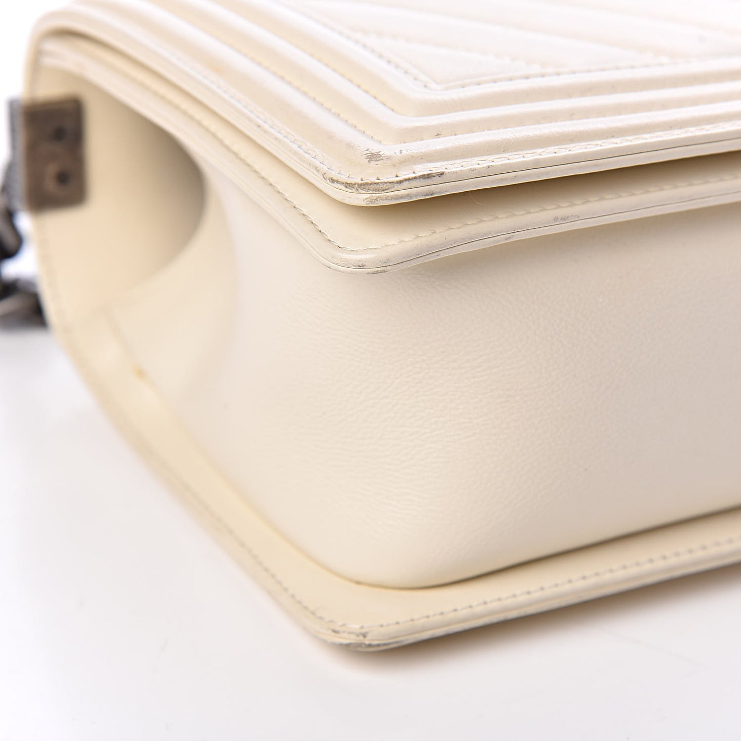 Calfskin Chevron Quilted Medium Boy Flap Ivory