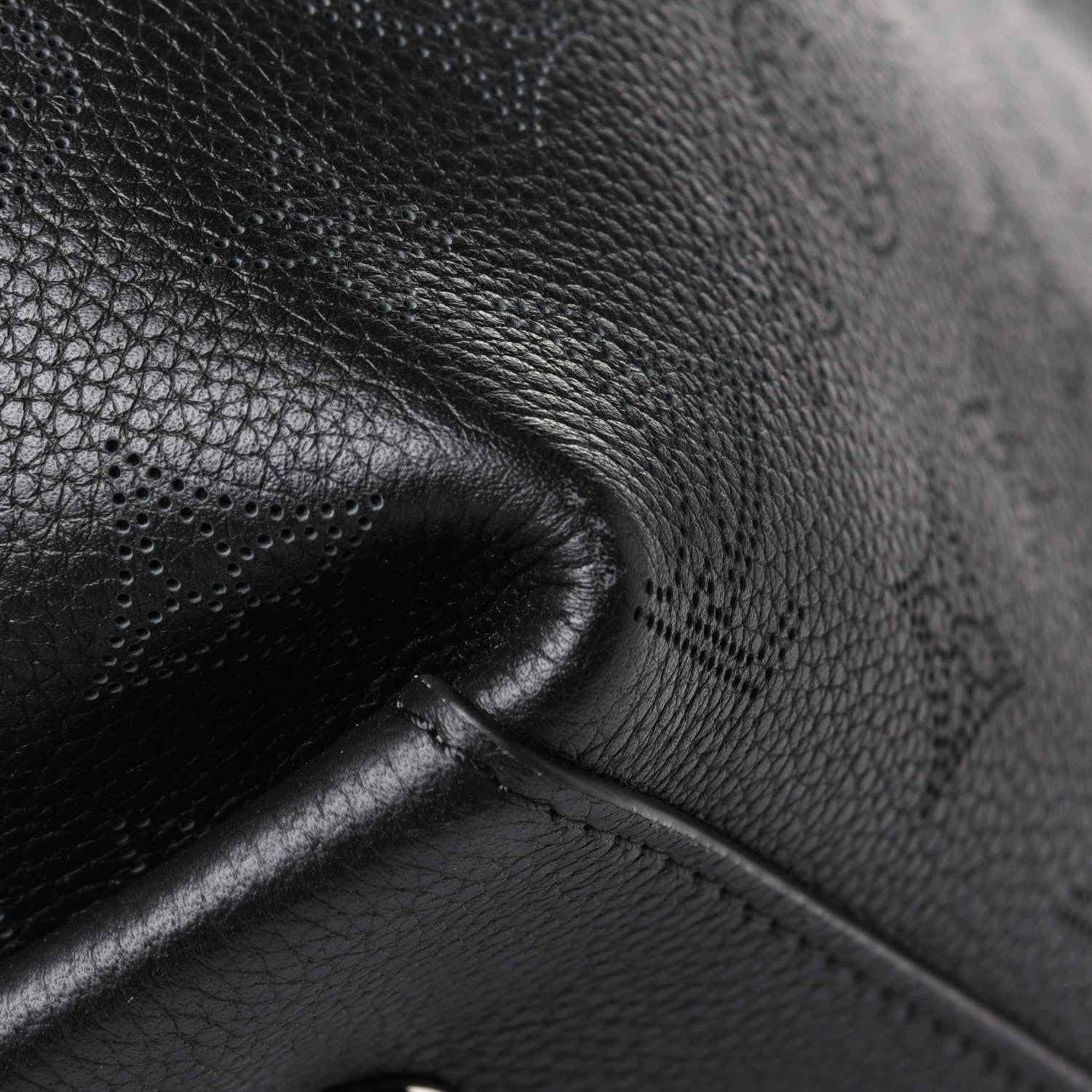 Louis Vuitton Mahina Carmel Hobo Black 9 of 9