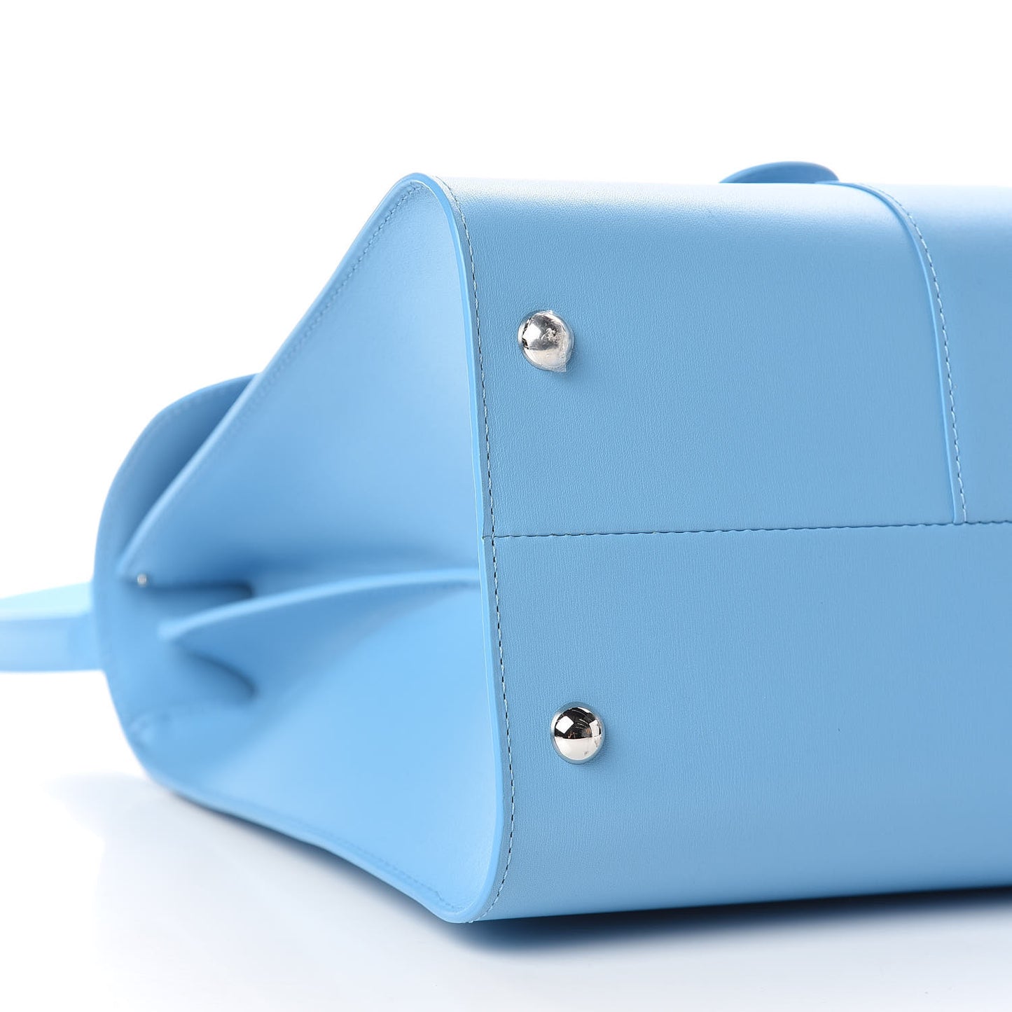 Box Calfskin MM L'Humour Brillant Satchel Ciel