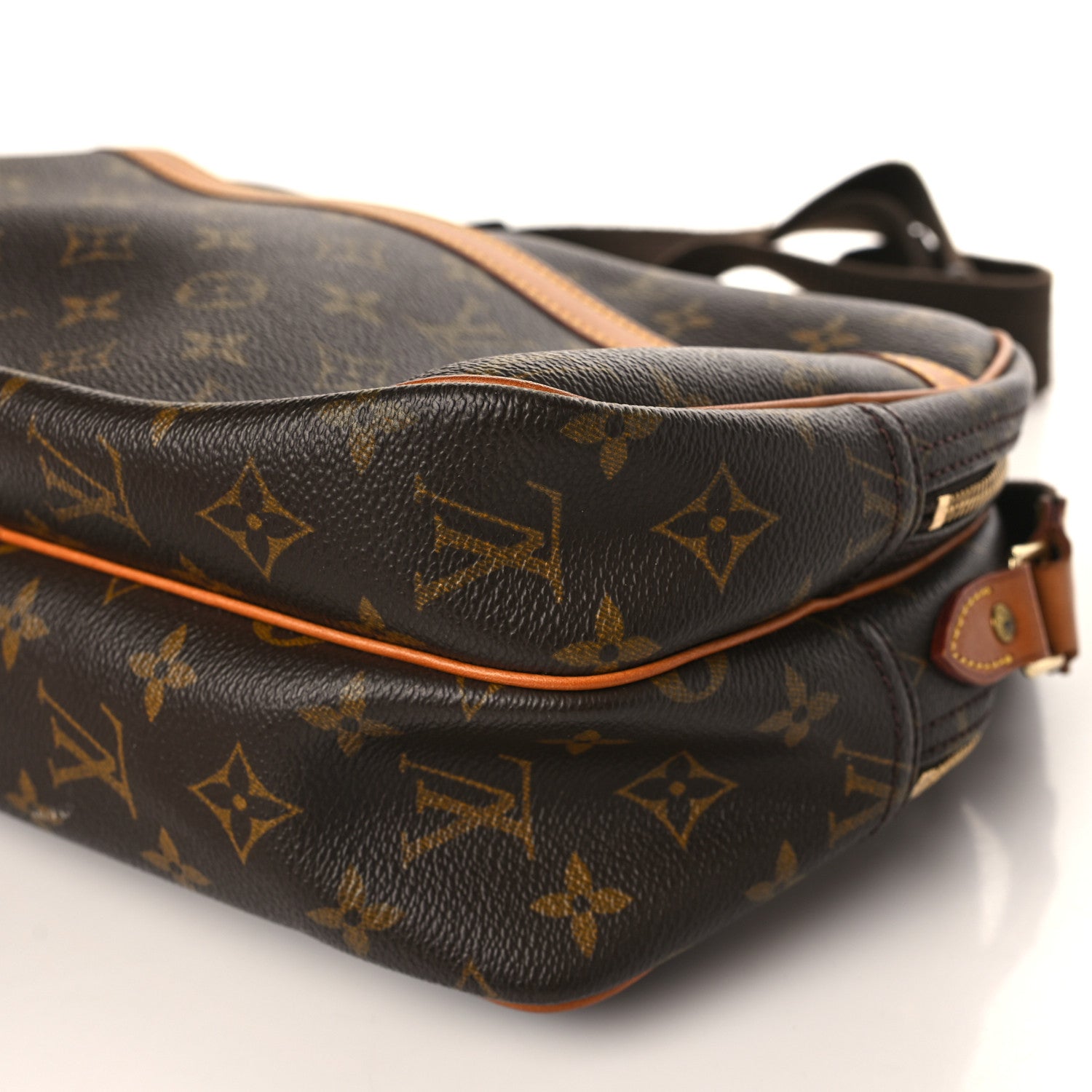 Louis Vuitton Monogram Reporter PM 9 of 11