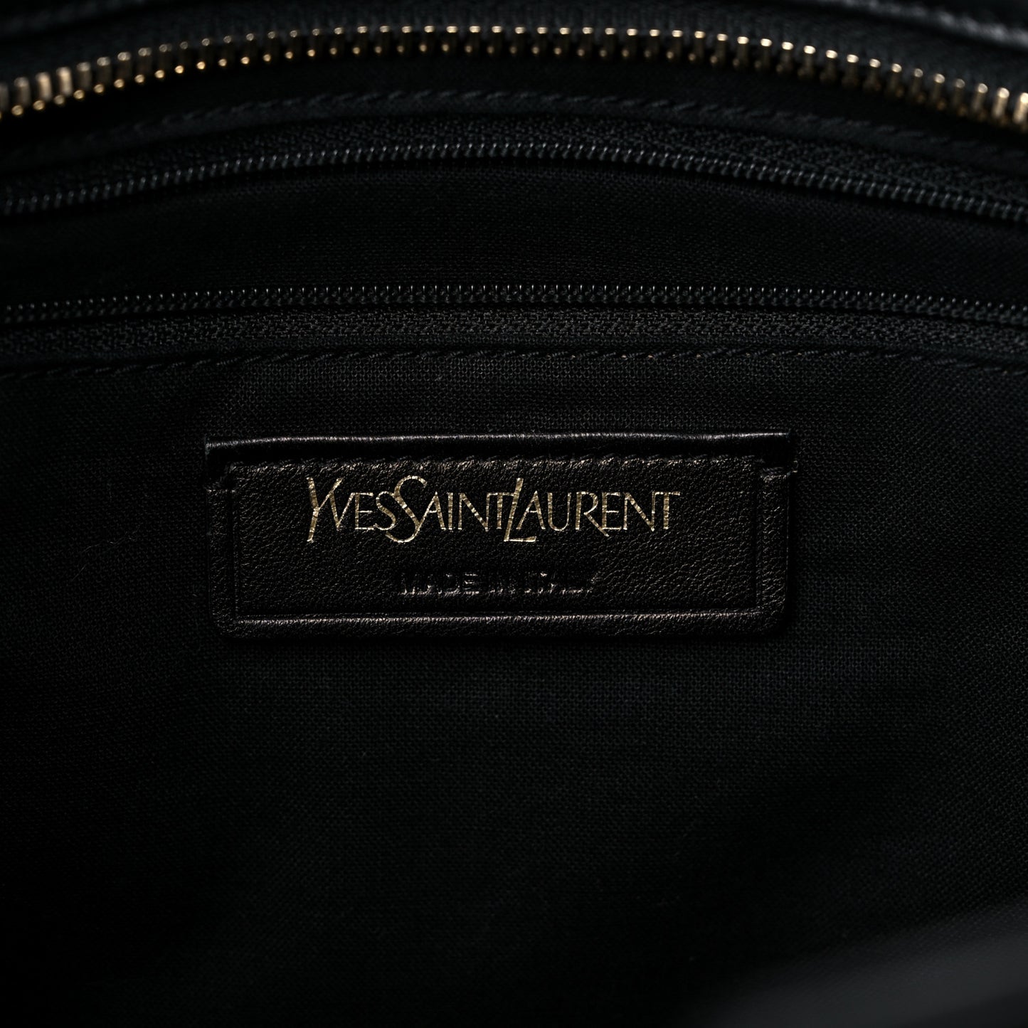 Textured Calfskin Small Classic Y Cabas Black