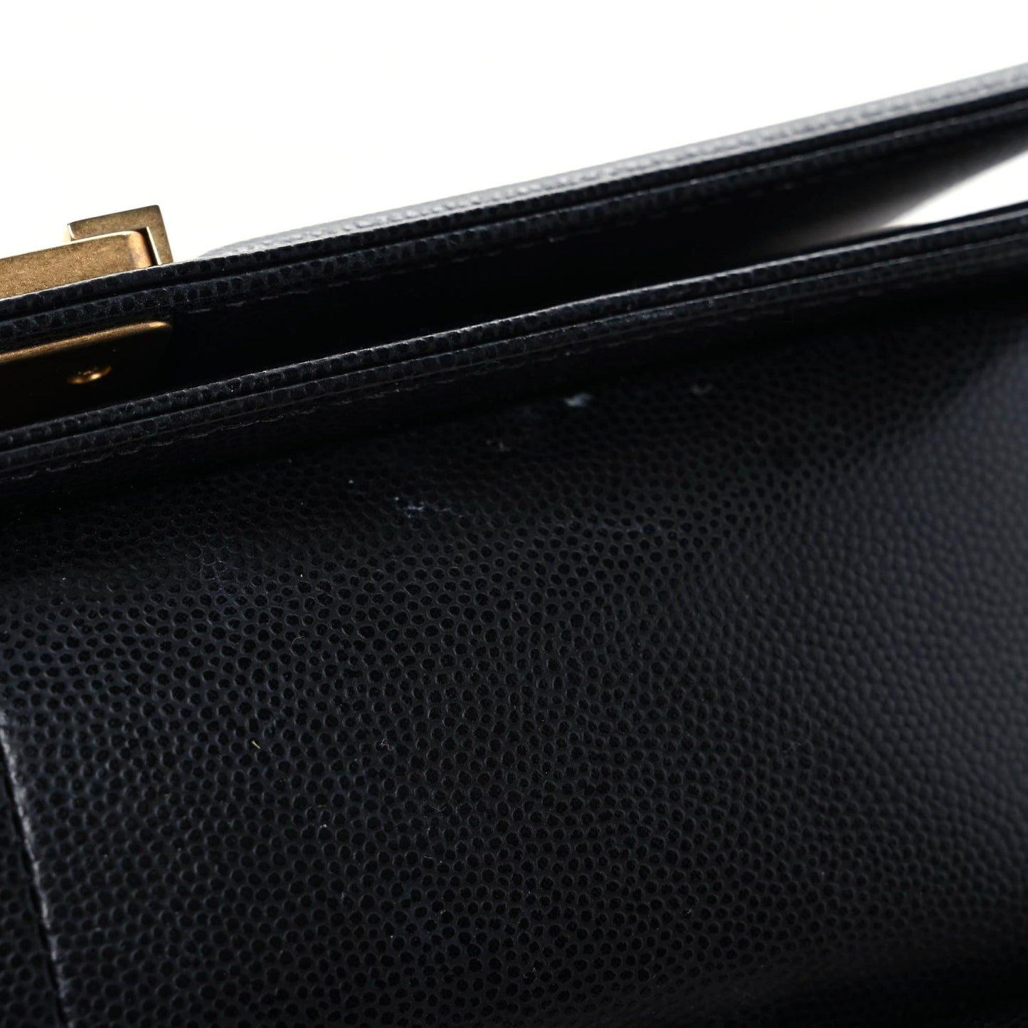 Caviar Quilted Medium Boy Flap Black