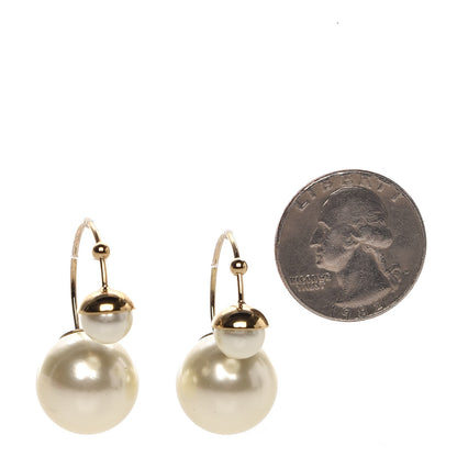 Christian Dior Pearl Ultradior Earrings Cream 2 of 4