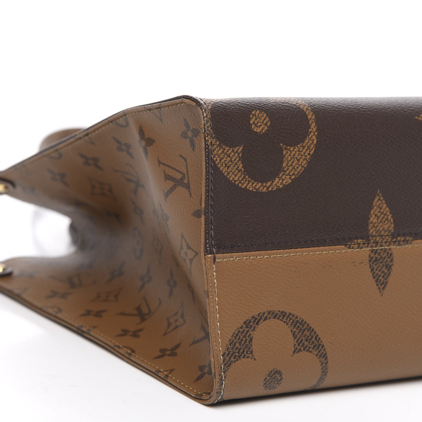 Reverse Monogram Giant Onthego MM