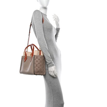 Louis Vuitton Calfskin Monogram Tufting On My Side Galet 2 of 11
