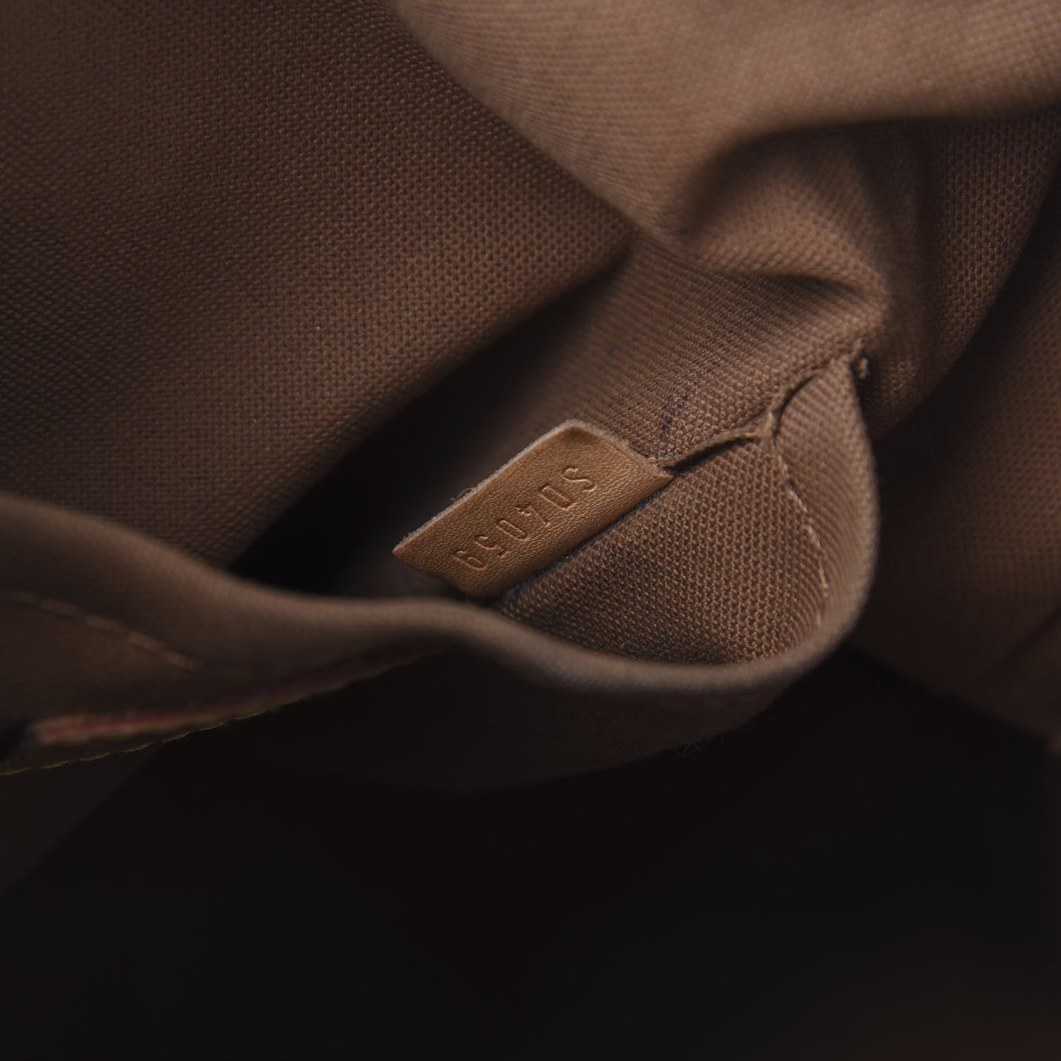 Louis Vuitton Monogram Thames GM 6 of 13