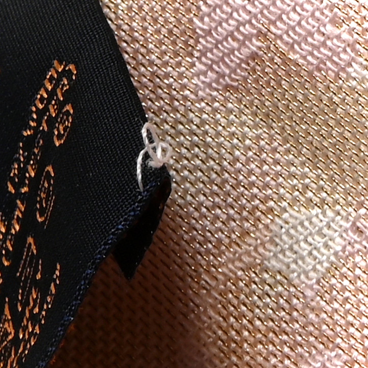 Monogram Shine Leogram Shawl Light Pink