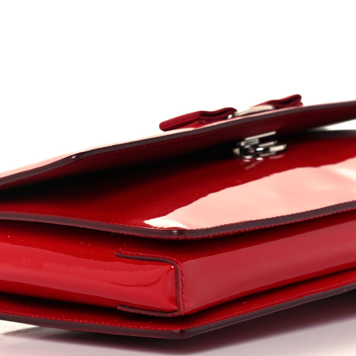 Patent Vara Bow Wallet On Chain Red
