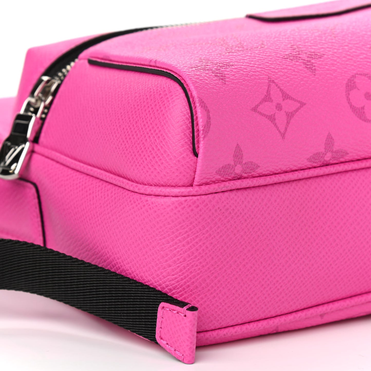 Taigarama Outdoor Messenger Fuchsia