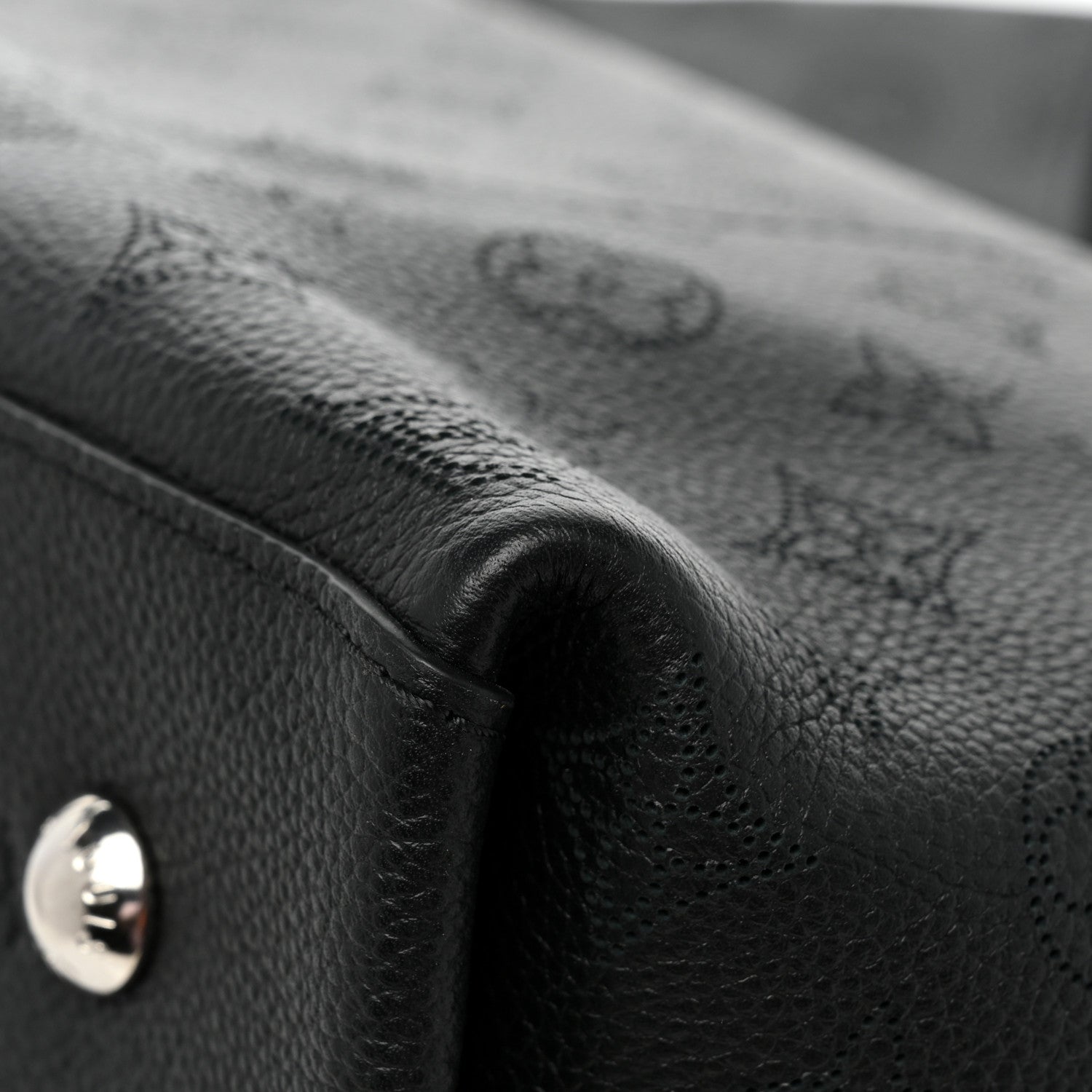 Louis Vuitton Mahina Carmel Hobo Black 10 of 11