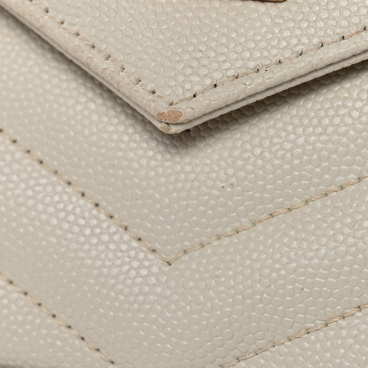 Grain De Poudre Matelasse Chevron Monogram Chain Wallet Crema Soft