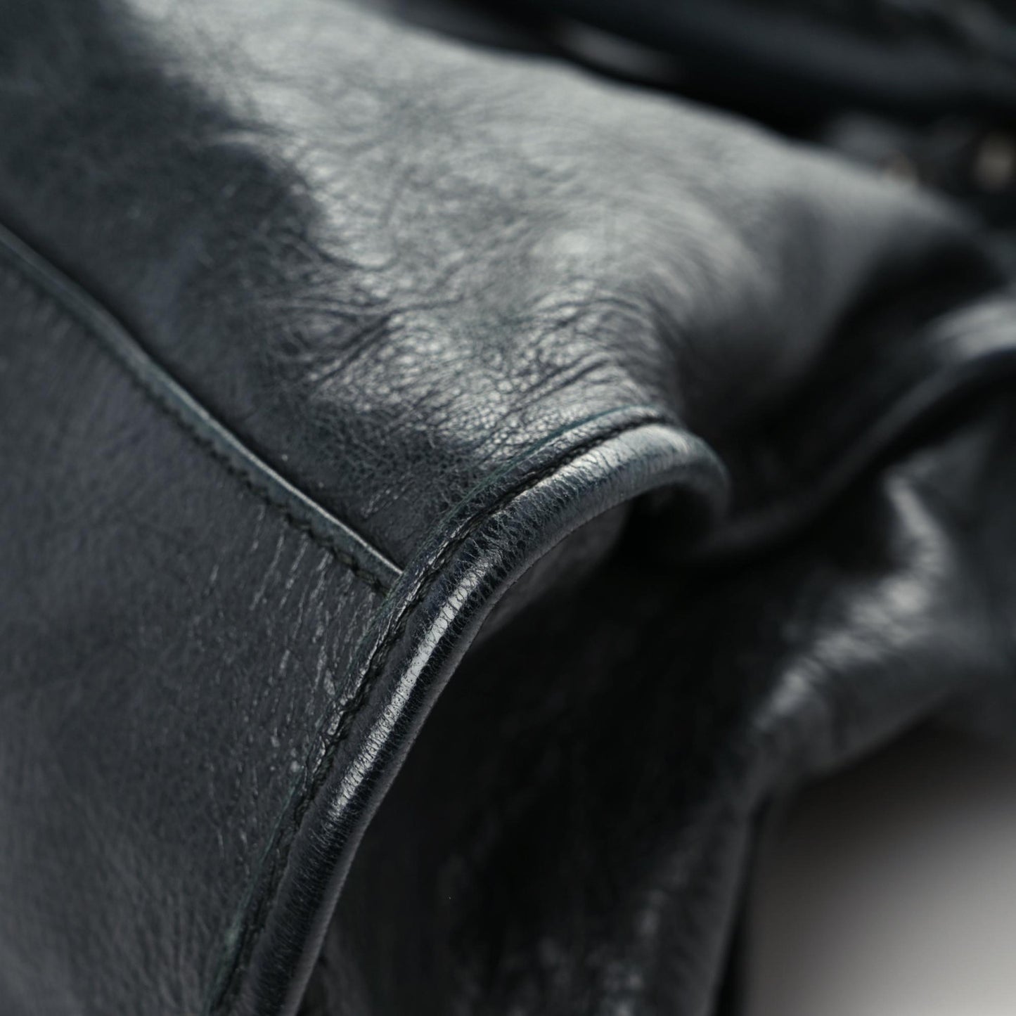 Agneau Classic Hardware City Black