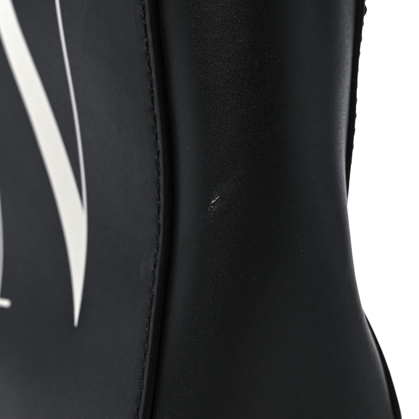Calfskin VLTN Zip Pouch Black