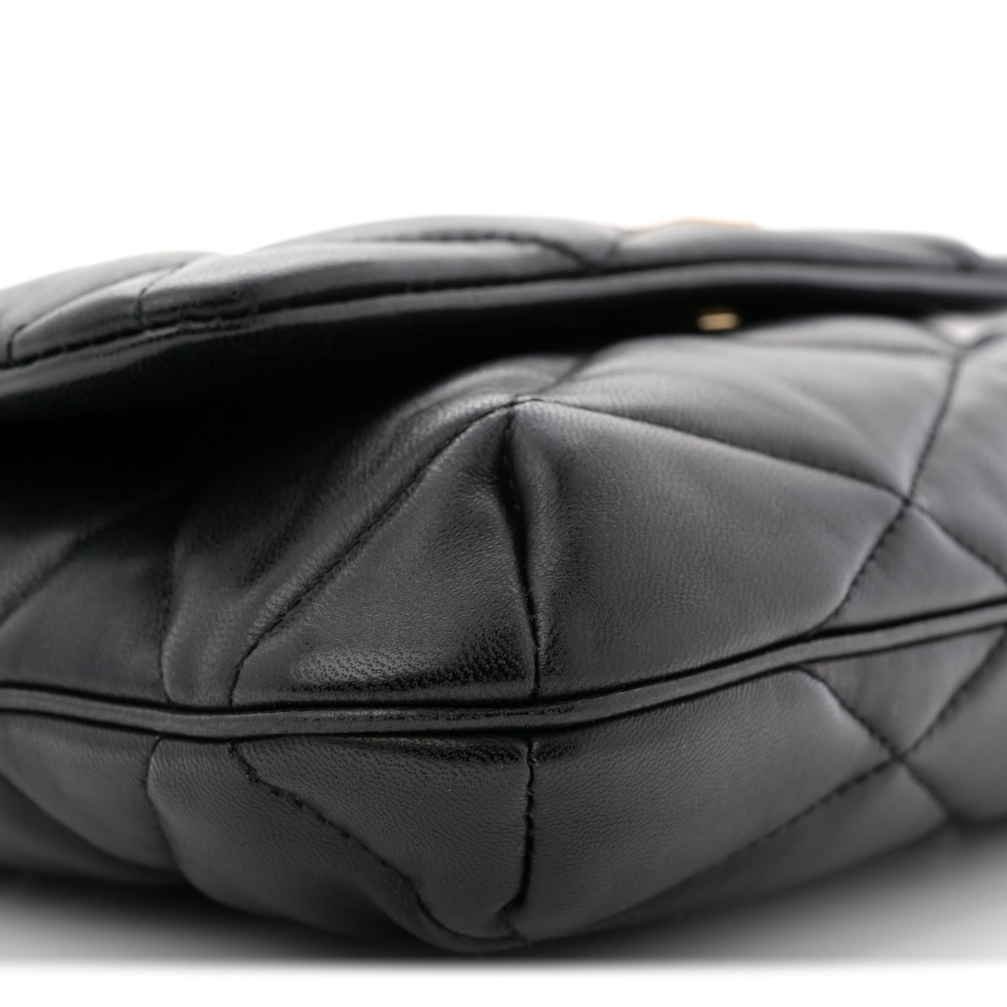 Lambskin Quilted Le 57 Diamond Shoulder Bag Black