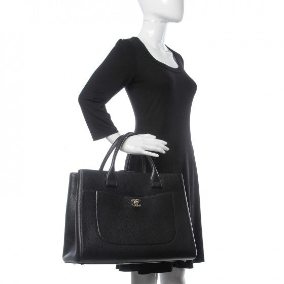 Grained Calfskin Medium Neo Executive Shopper Tote Black