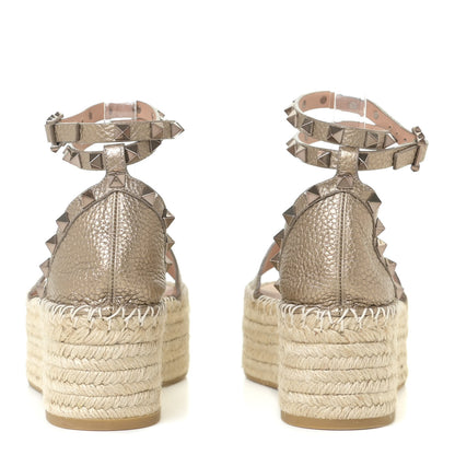 Valentino Garavani Metallic Grained Calfskin Rockstud Ankle Wrap Espadrille Flatform Sandals 36 Skin Natural 5 of 12