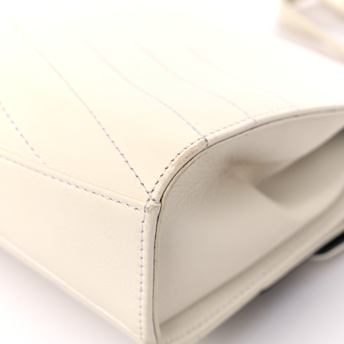 Calfskin Chevron Quilted Casual Trip Flap White