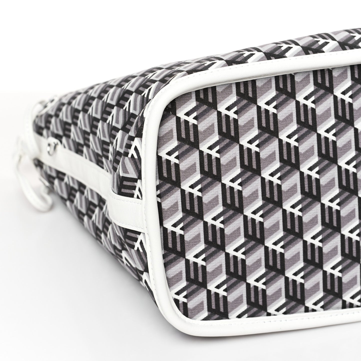 Visetos Medium Liz Reversible Shopper Tote White