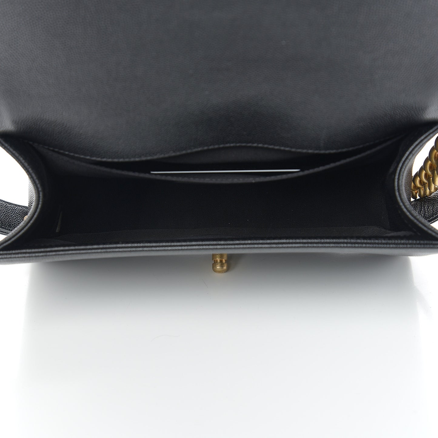 Caviar Quilted Medium Boy Flap Black