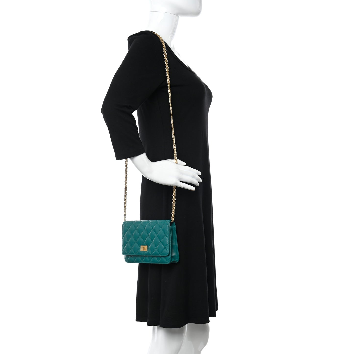 Aged Calfskin Quilted 2.55 Reissue Wallet On Chain WOC Green