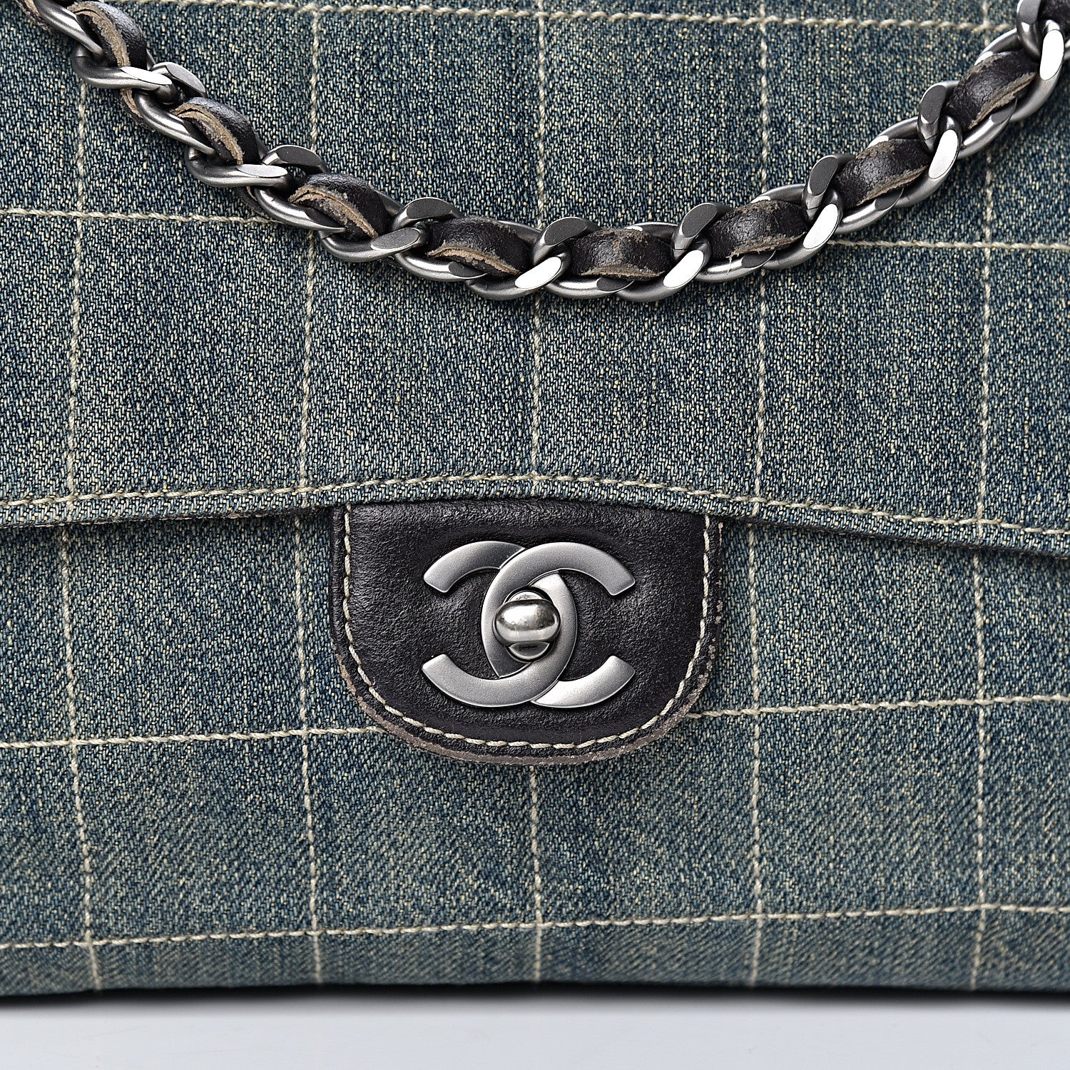Chanel Denim Chocolate Bar Quilted Flap 486387 – FASHIONPHILE