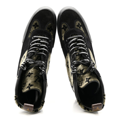 Louis Vuitton Velvet Calfskin Monogram Laureate Platform Desert Boots 40 Black Green 2 of 12