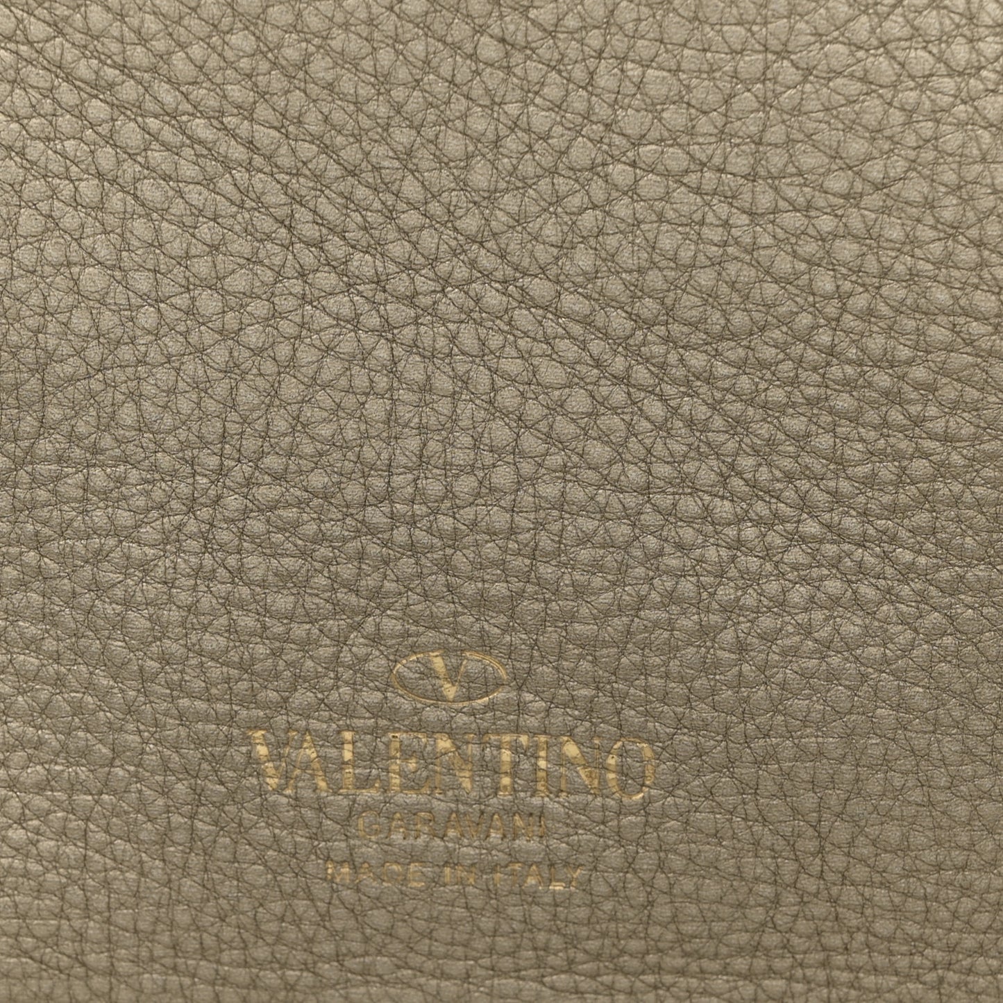 Metallic Grained Calfskin Medium Rockstud Reversible Tote Skin Sasso
