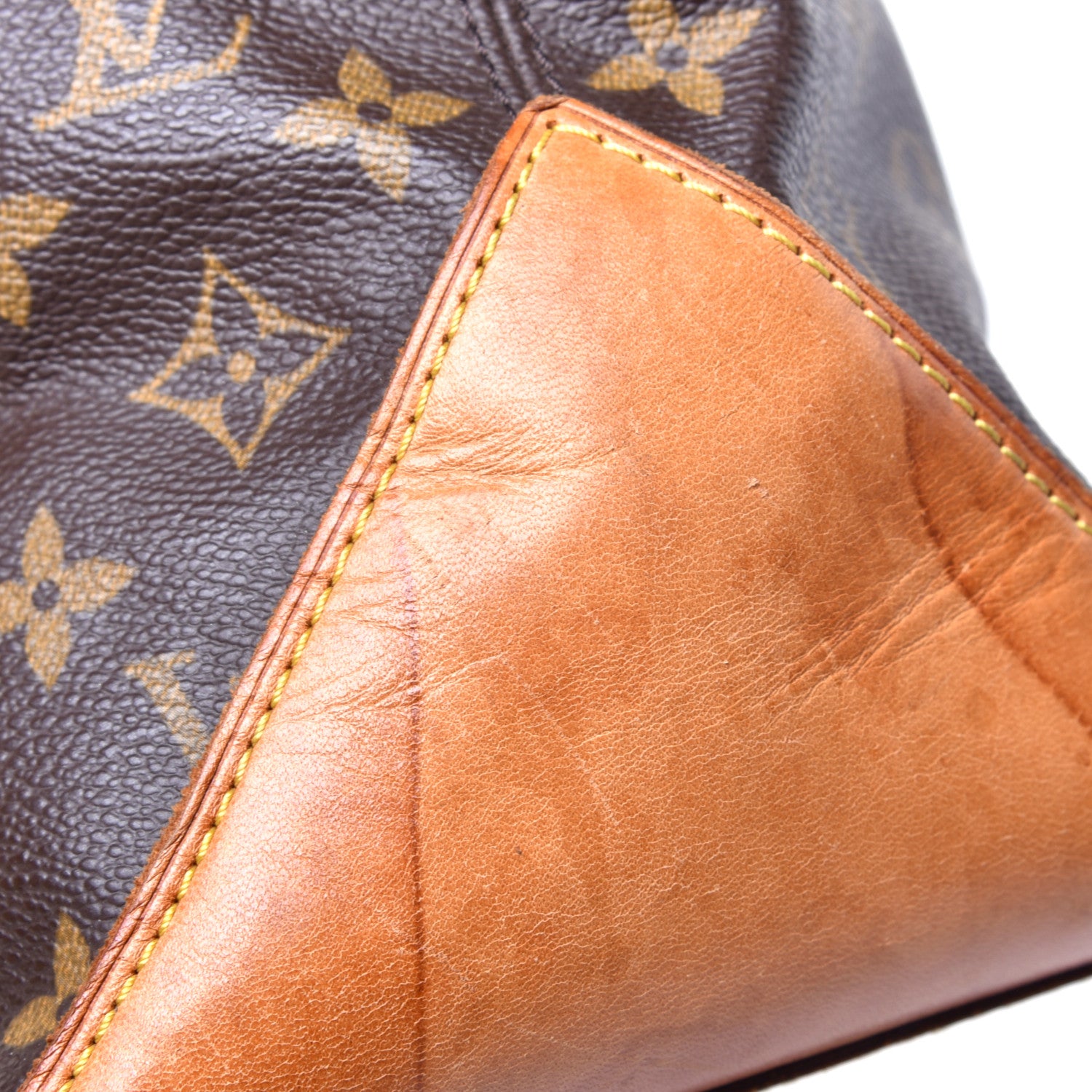Louis Vuitton Monogram Cabas Mezzo 12 of 13