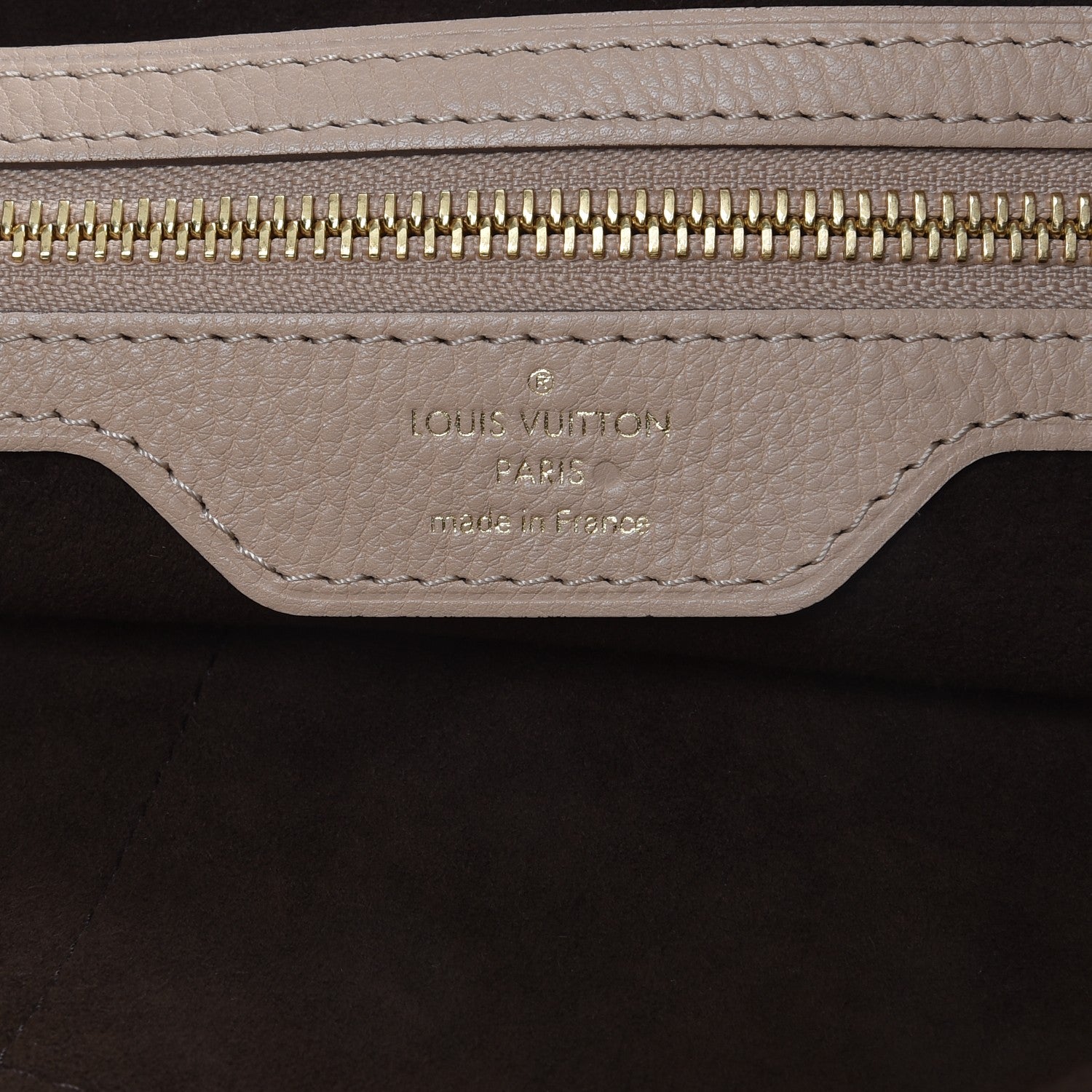 Louis Vuitton Mahina Cirrus PM Sandy 6 of 7
