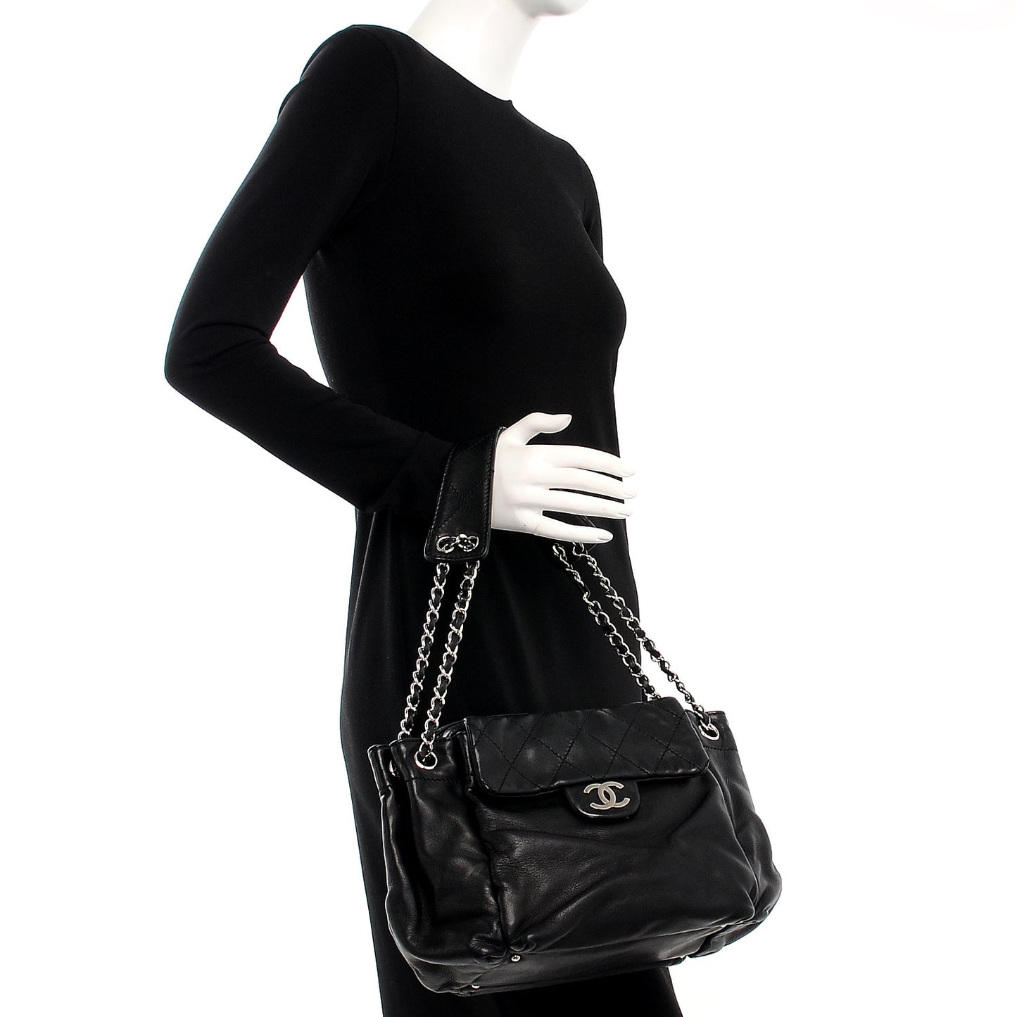Lambskin Diamond Stitch Shoulder Bag Black