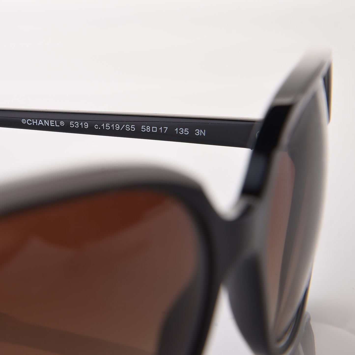 CC Sunglasses 5319 Black White