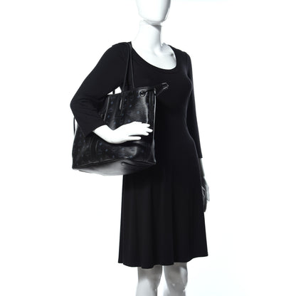 MCM Visetos Medium Liz Reversible Shopper Tote Black 2 of 16