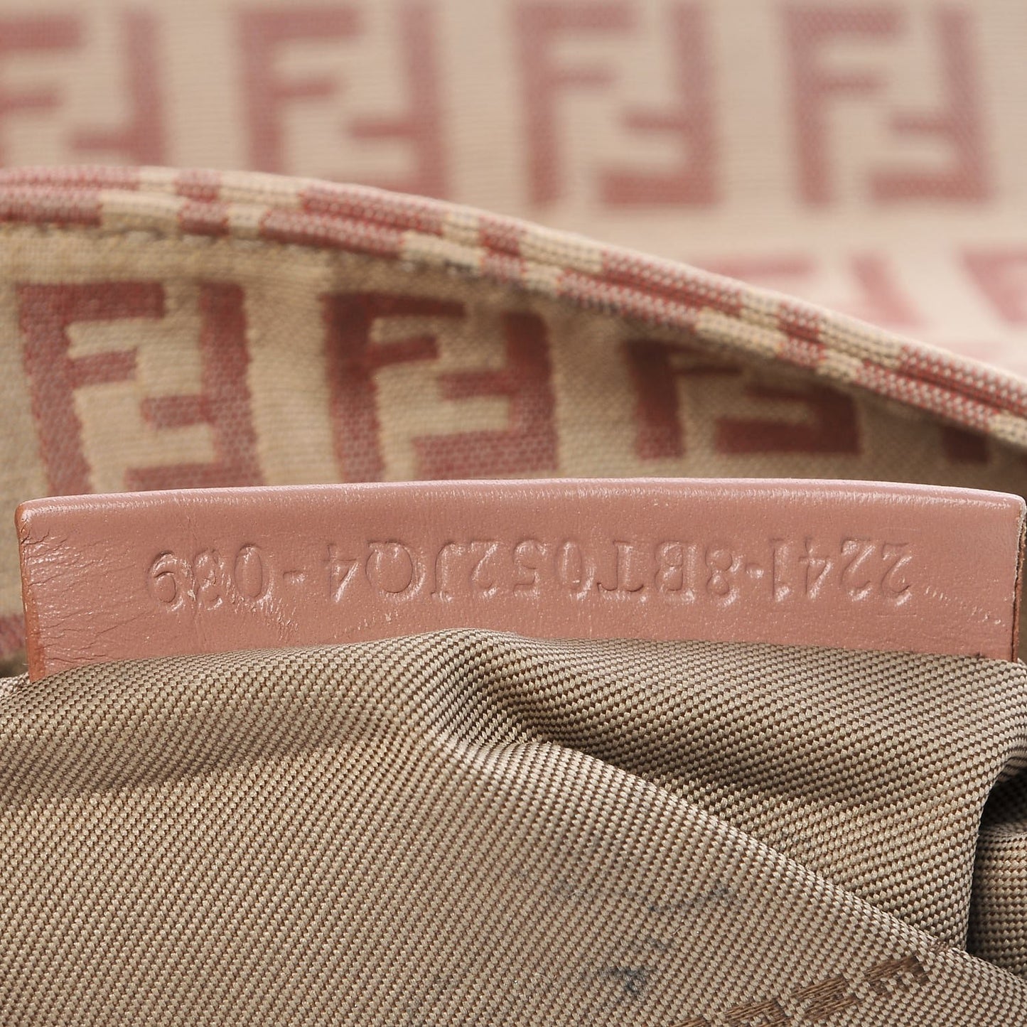 Zucchino Vitello Baguette Crossbody Beige Bruciato Bois de Rose