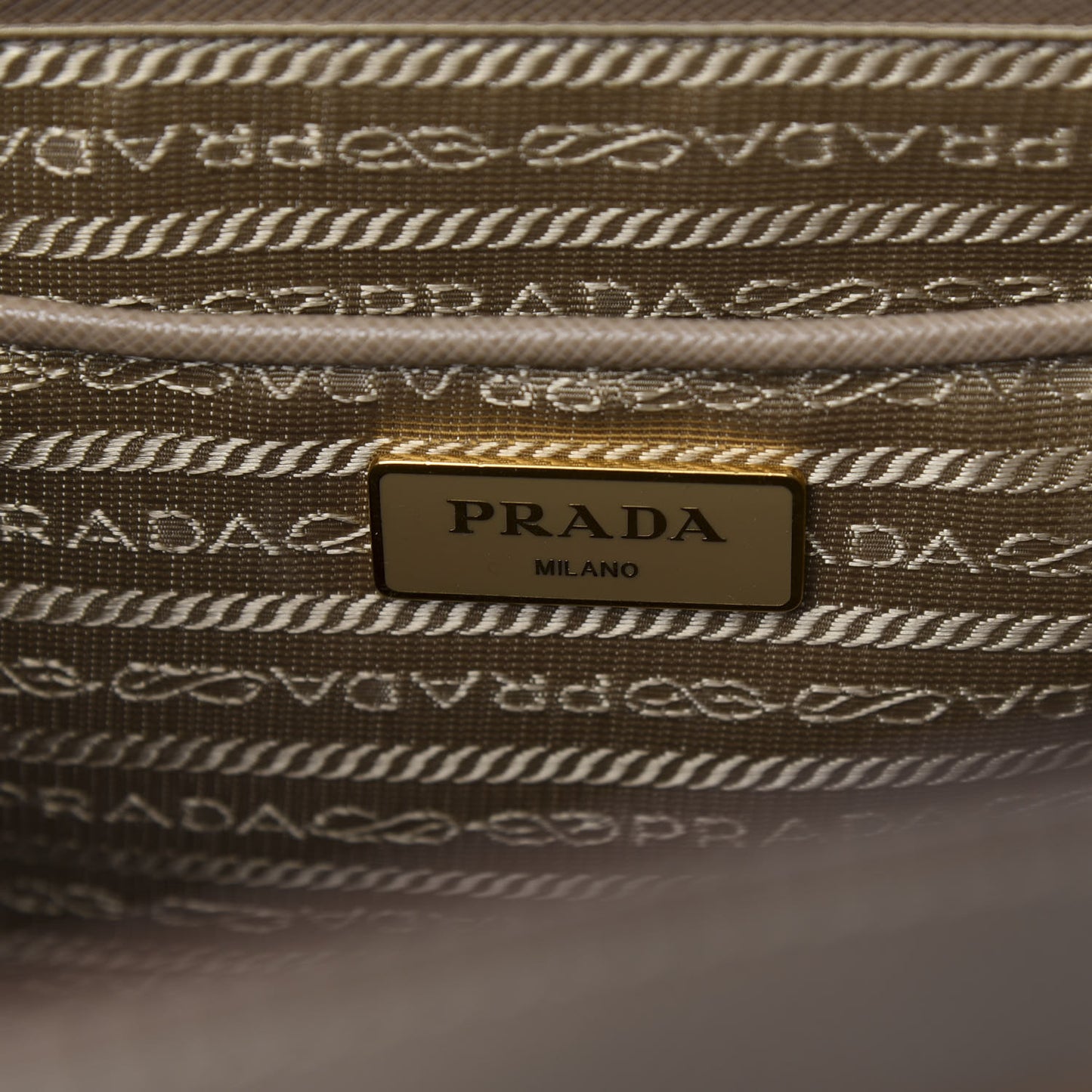 Saffiano Lux Medium Bi-Color Tote Visone Talco
