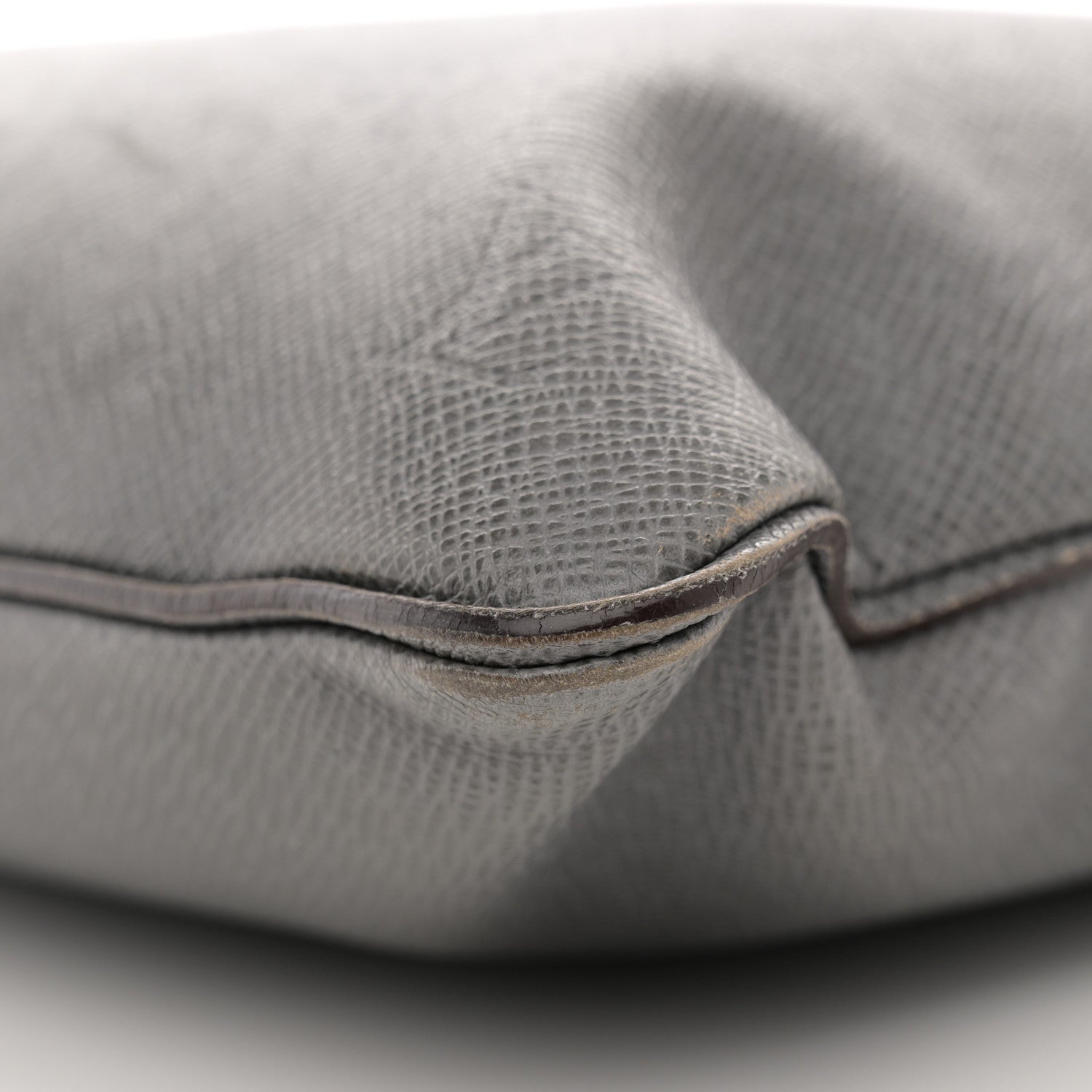 Louis Vuitton Taiga Sasha Messenger Glacier 10 of 17