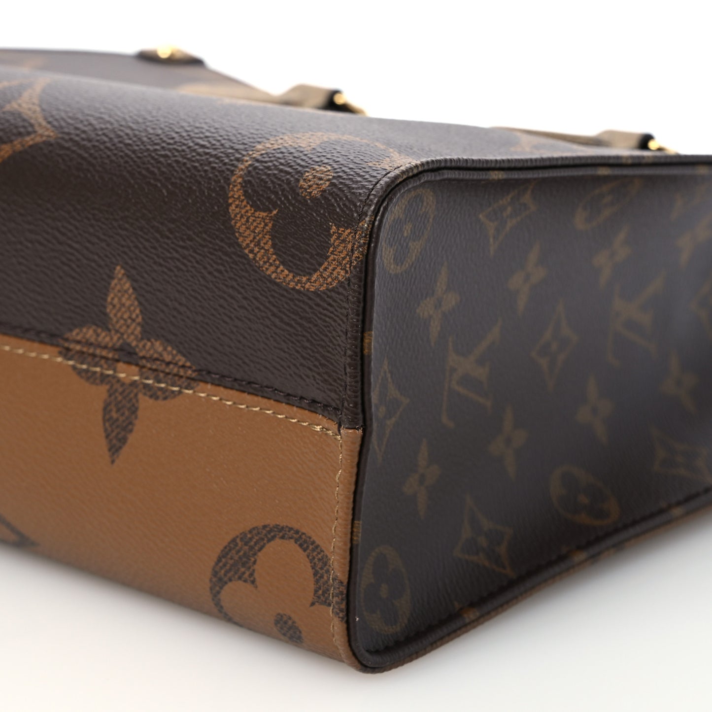 Reverse Monogram Giant Onthego PM